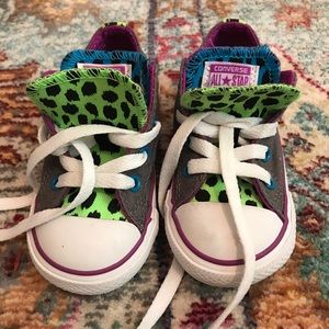 Converse gray and neon EUC size 7